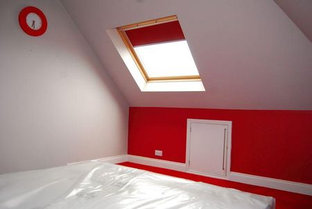 4 bedroom end of terrace house to rent - Photo 3