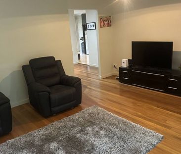 Castle Hill villa for rent - Photo 5