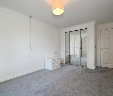 Stevens Court 405-411, Reading Road, RG41 - Photo 2