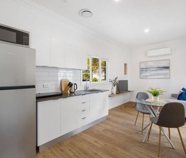 FULLY FURNISHED APARTMENT AVAILABLE 1st April 2025 - Photo 6