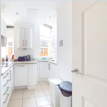 2 bedroom flat to rent - Photo 4