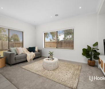 12 Aphrodite Drive, Truganina VIC, Belconnen - Photo 5