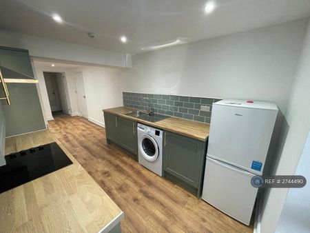 1 bedroom flat to rent - Photo 4