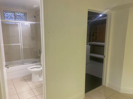 For Lease - 3972 Brandon Gate Drive, Mississauga, Ontario - Photo 4