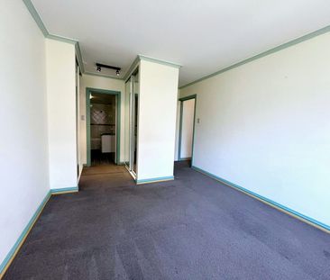 Sun Dwelling Two Bedroom in the Heart of Pyrmont – 'Mirage' Complex - Photo 1