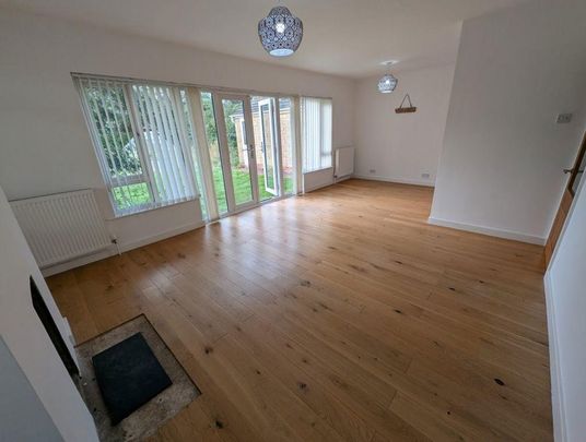 2 bedroom bungalow to rent - Photo 1