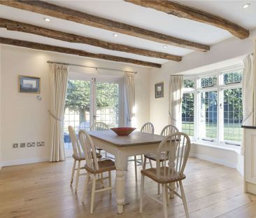 Offered in immaculate condition with space and character in abundan... - Photo 6