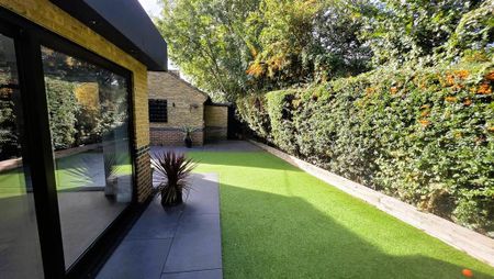 5 bedroom detached house to rent - Photo 3