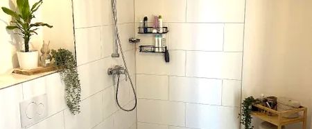 NEUE BAHNSTADT OPLADEN: Neuwertige 2-Zimmer-Wohnung mit Einbauküche und Loggia! - Photo 1