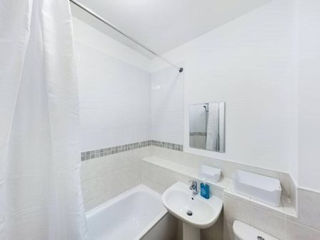 2 bedroom flat to rent - Photo 5