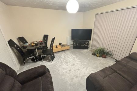 Follager Road, RUGBY - Photo 2