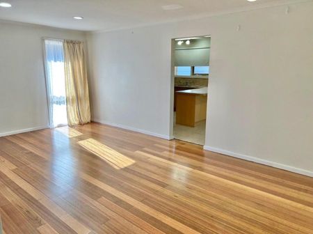 SINGLE LEVEL LIVING IN AN EXCEPTIONAL LOCATION - Photo 5