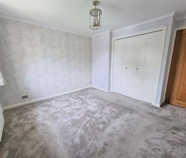 34 Claydon Road, Woking - 4 bedrooms Property for lettings - Seymours - Photo 5