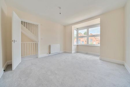 4 bedroom end of terrace house to rent - Photo 4