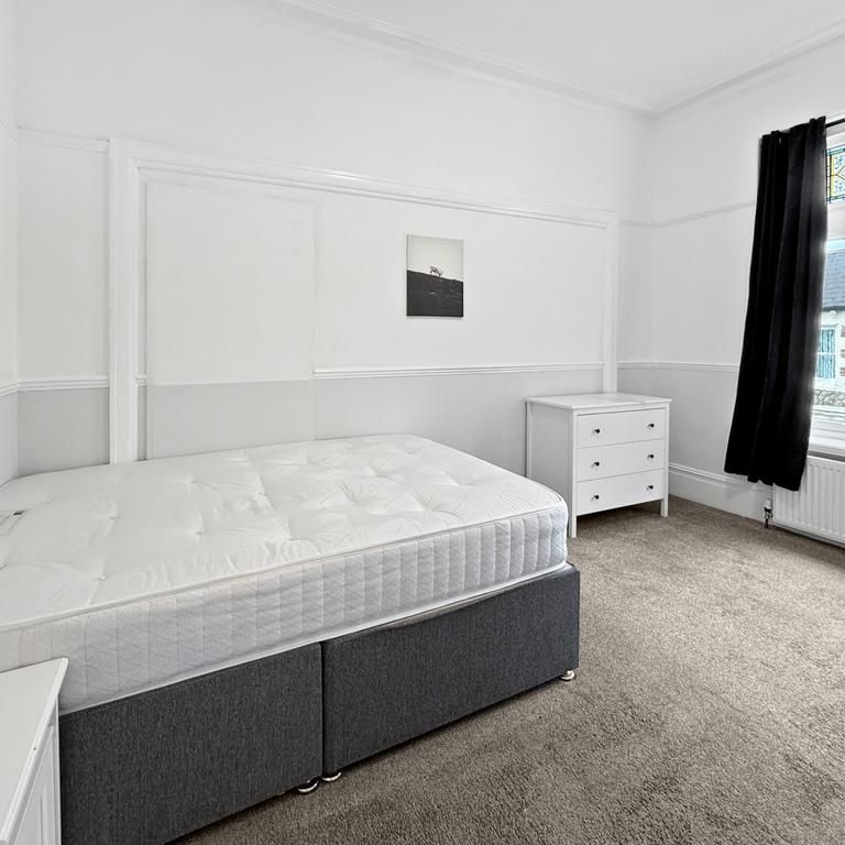 1 bedroom in a house share to rent - Photo 1