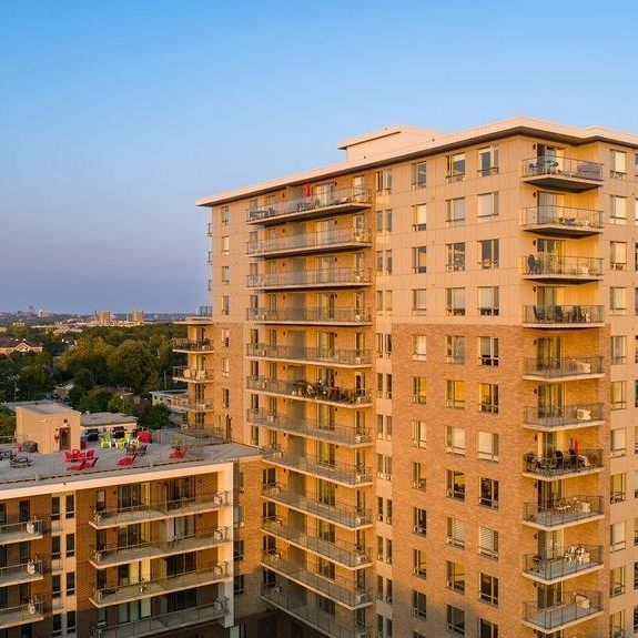 Penthouse À LOUER Spacieux 4 1/2 sur le Plateau de Ste-Foy - Photo 1