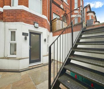 2 bedroom flat to rent - Photo 4