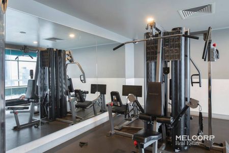 2 BED 1 BATH IN THE HEART OF CBD - WHITE GOODS - Photo 3