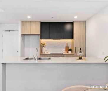 Large 1 bedroom - Photo 5