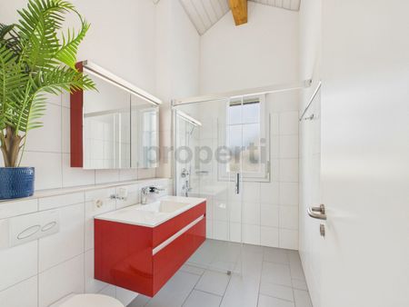 Alles inklusive: Dachwohnung mit Garage, 2 Parkplätzen und eigenem Waschturm - Photo 5