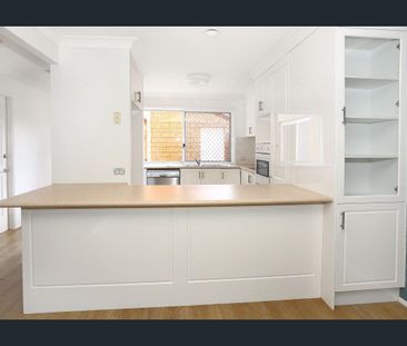 Private Living in Prime Robina Location - Photo 5