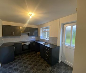 3 bedroom semi-detached house to rent - Photo 6