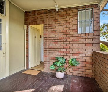 Large top floor apartment - pet friendly - Photo 5