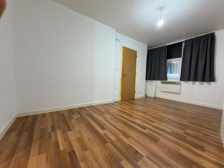Studio to rent - Photo 2