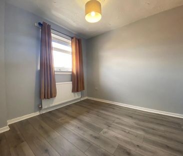 2 bedroom semi-detached house to rent - Photo 4