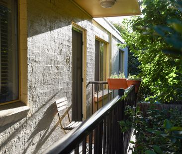 Alphington Unit : Available Feb 2026 - $520/week, 2BR, Air Con, Car... - Photo 4