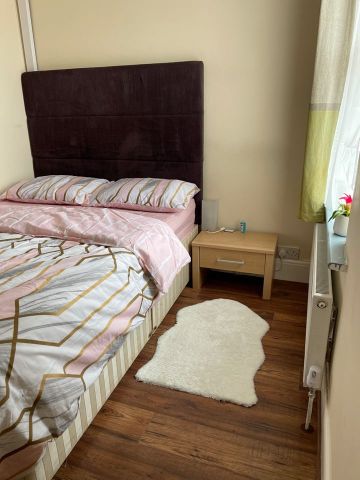 Room in a Shared House, Radstock Road, RG1 - Photo 4