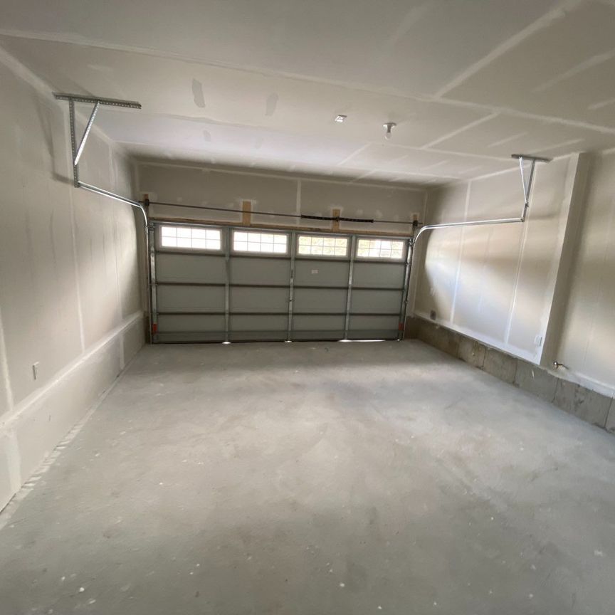 For Lease - 194 Woolwich Street, Woolwich, Ontario - Photo 1