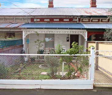 Sunny Three Bedroom Home In Prime Location - Photo 1