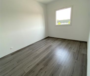 Location Appartement 3 pièces 76m² - Photo 3