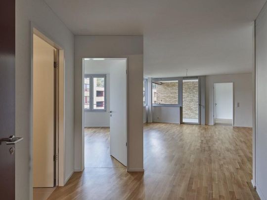 Living in a vibrant neighborhood - Foto 1