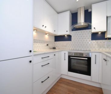 2 bedroom end of terrace house to rent - Photo 6