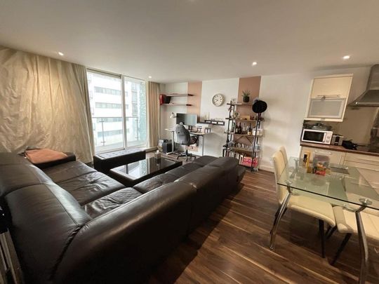 2 bedroom flat to rent - Photo 1
