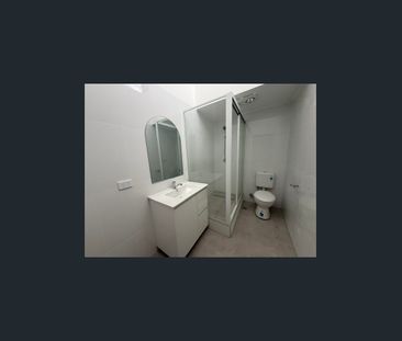2 bed above shop front - Photo 6