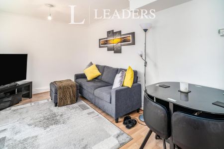 1 bedroom flat to rent - Photo 2