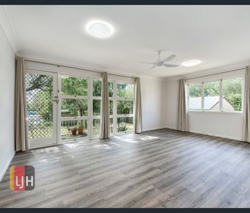 REFURBISHED, 2 BEDROOM UNIT IN THE HEART OF NEWMARKET - Photo 2