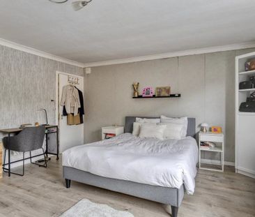 ZEER RUIM APPARTEMENT VAN 136M² MET 3 SLPK'S IN HERK-DE-STAD - Foto 3