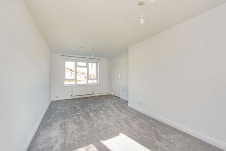 2 bedroom semi-detached house to rent - Photo 4