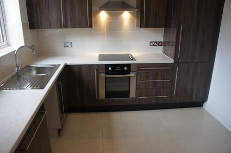 3 bedroom terraced house to rent - Photo 4