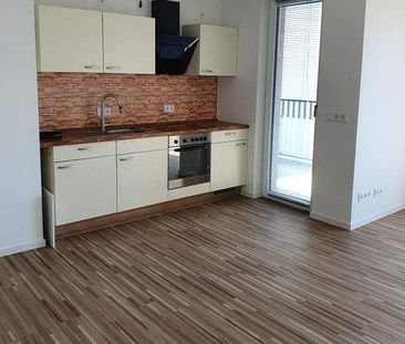 Ruhige und zentrale Wohnung mit großem Balkon und hübschem Bad! - Photo 3