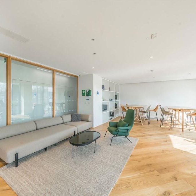 Highgate Hill - Photo 1