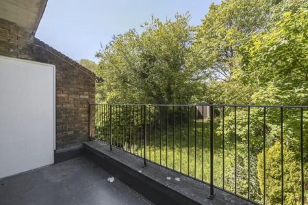 2 Bedroom Flat To Let - Photo 5