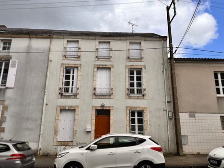 Location maison 10 pièces, 145.62m², La Roche-sur-Yon - Photo 2