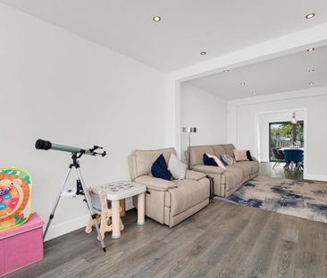 4 bedroom semi-detached house to rent - Photo 4