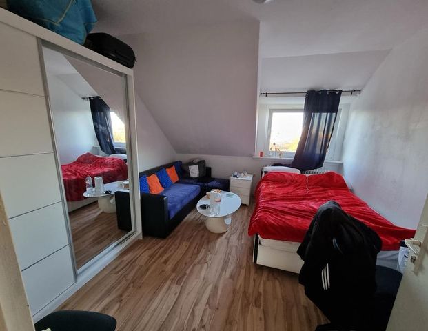 Nachmieter für 1,5-Zimmer Dachgeschosswohnung gesucht - Foto 1