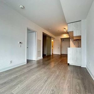 Jarvis / Dundas-Bright Open 1Bdrm+Den 1Bath - Photo 2